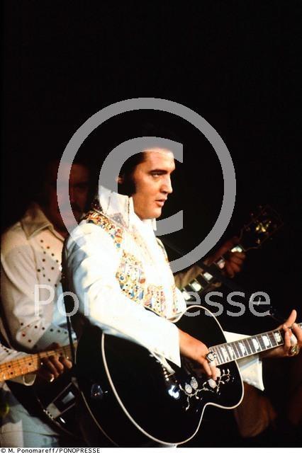 002-Elvis Presley-